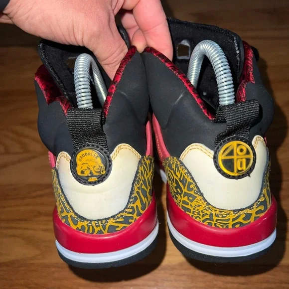 Nike Air Jordan Youth Spizike Kings County Sneaker Multicolor Mid Top Sz 4.5 EUC